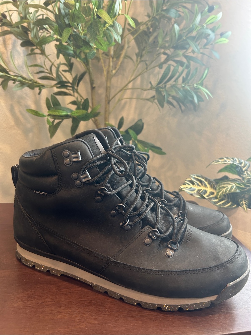 The North Face Men's Black Lace-Up Hiking Boots